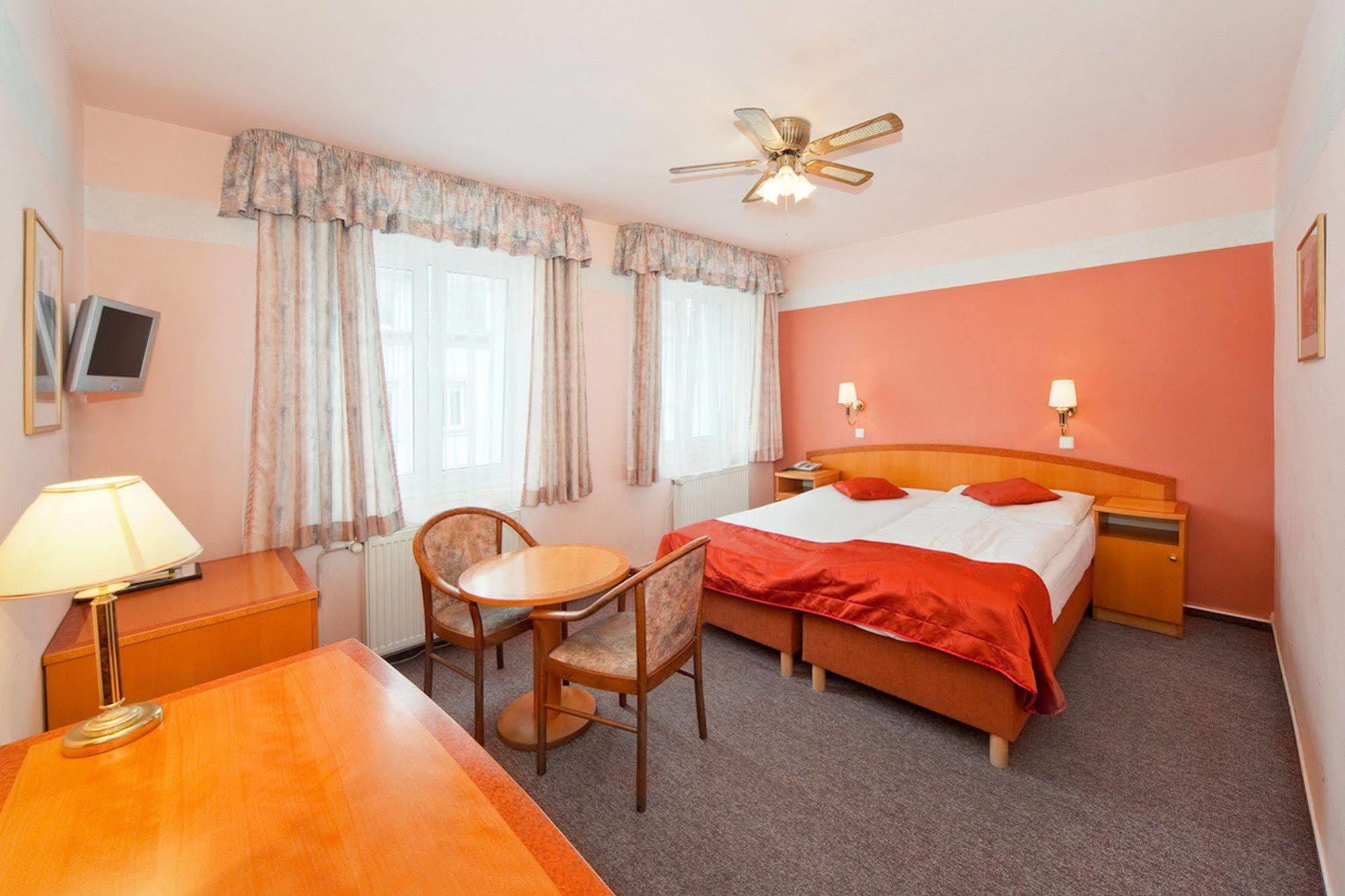 White Lion 4* Praga
