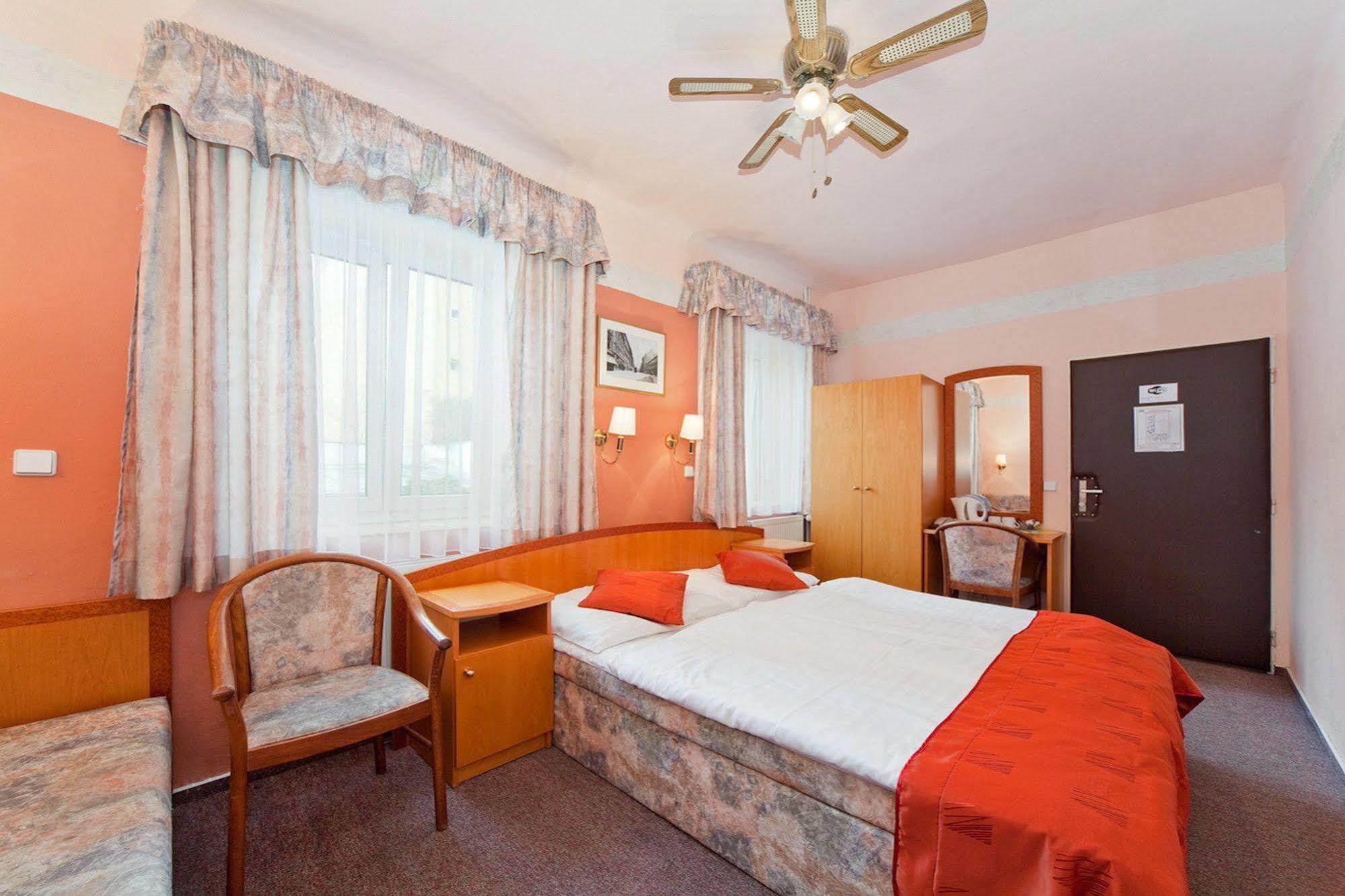 White Lion 4* Praga